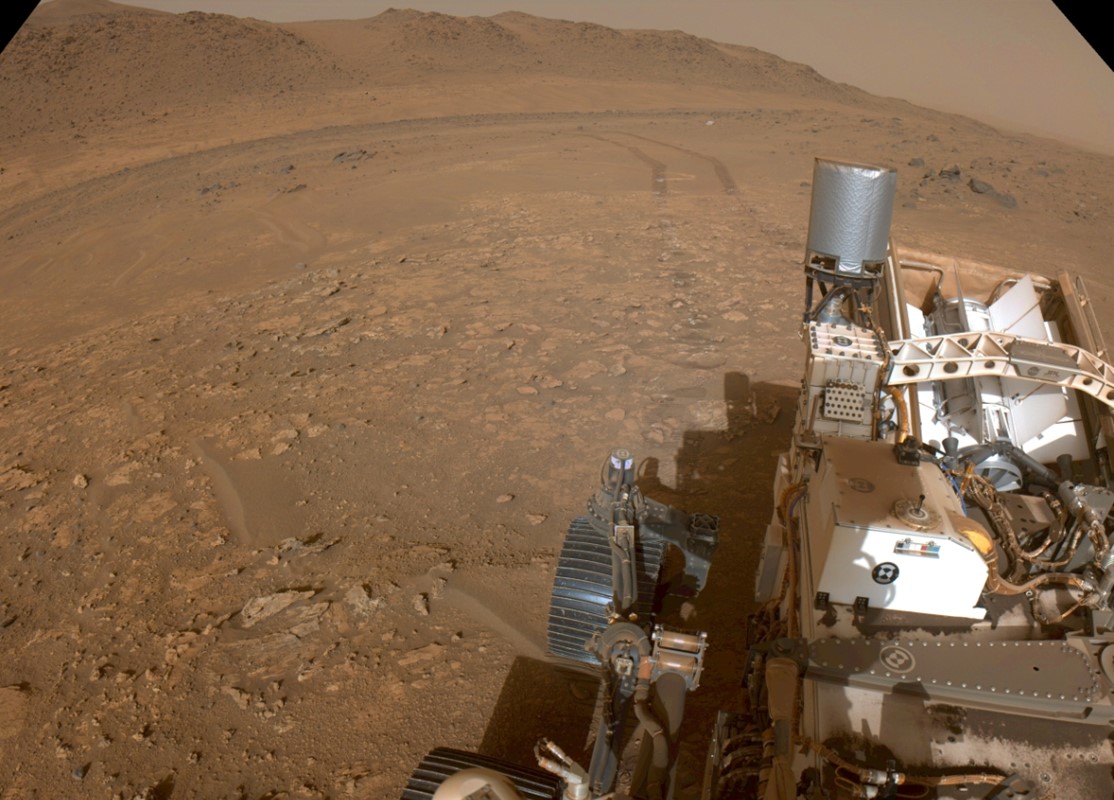 Rover i njegov sljedeći cilj 📷 NASA/JPL-Caltech