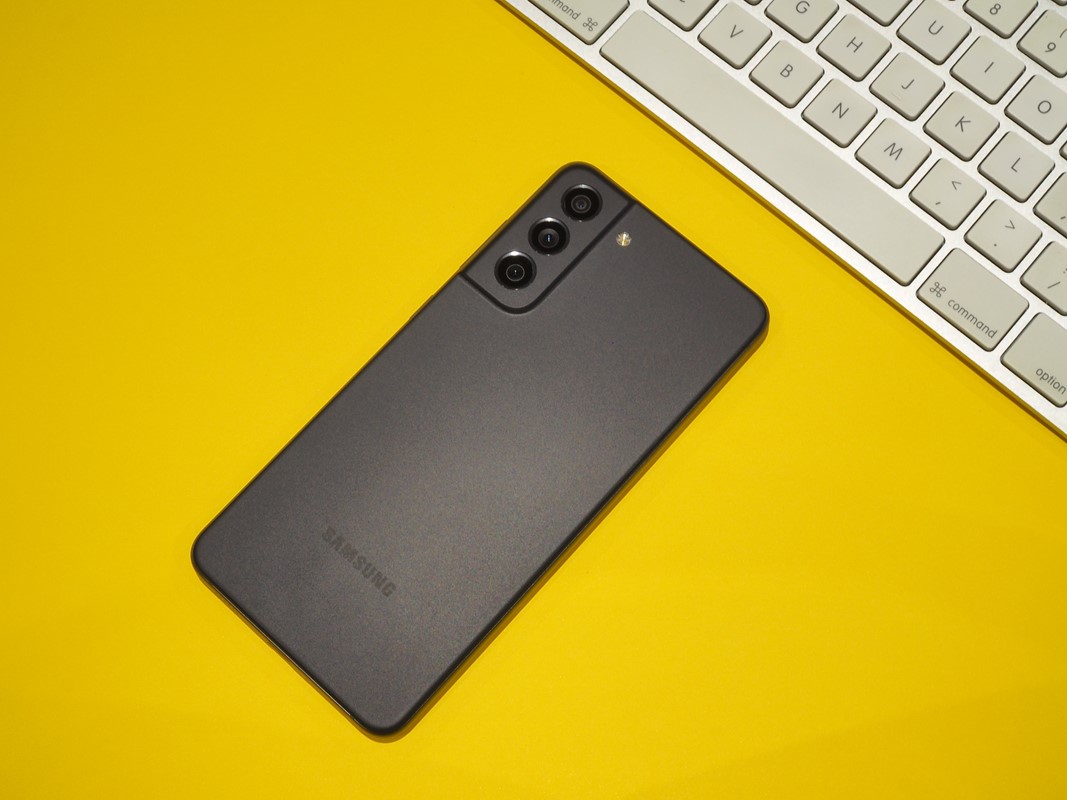 Samsung Galaxy S21 FE. 📷 Foto: Unsplash, Vanja Matijević