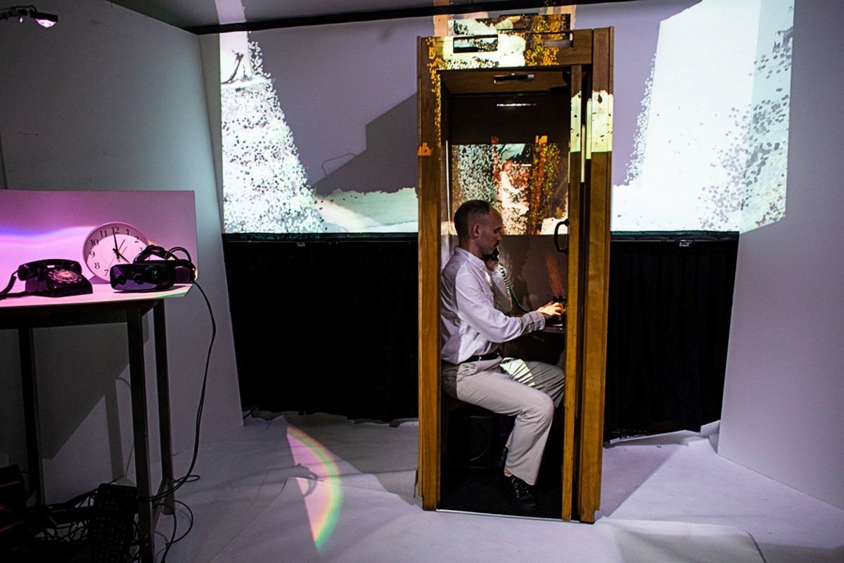 AmbientPhoneBooth je stvarna telefonska govornica u kojoj se korisnici mogu povezati s mjestima i domovima iz svoje prošlosti 📷 MIT Media Lab